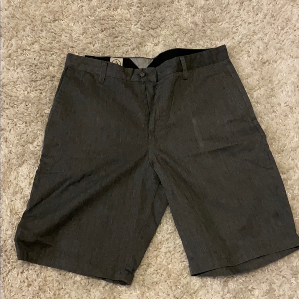 Men’s shorts in size 34